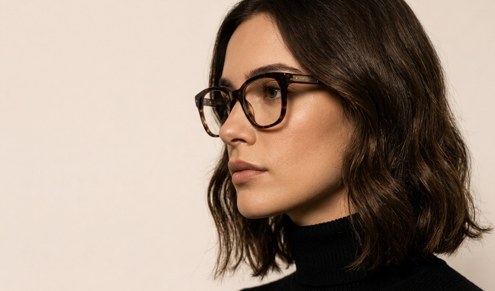 Model wearing optical frames